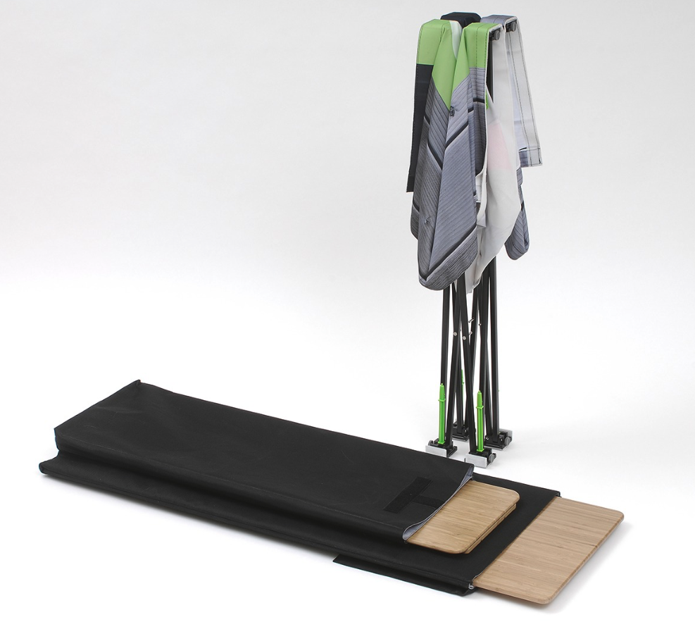 Structure de comptoir pliée avec son sac de transport