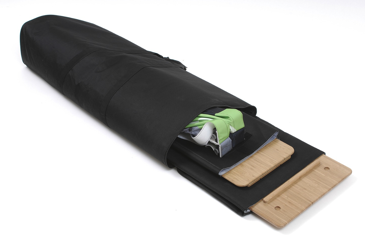 Comptoir pliable rangé dans son sac de transport